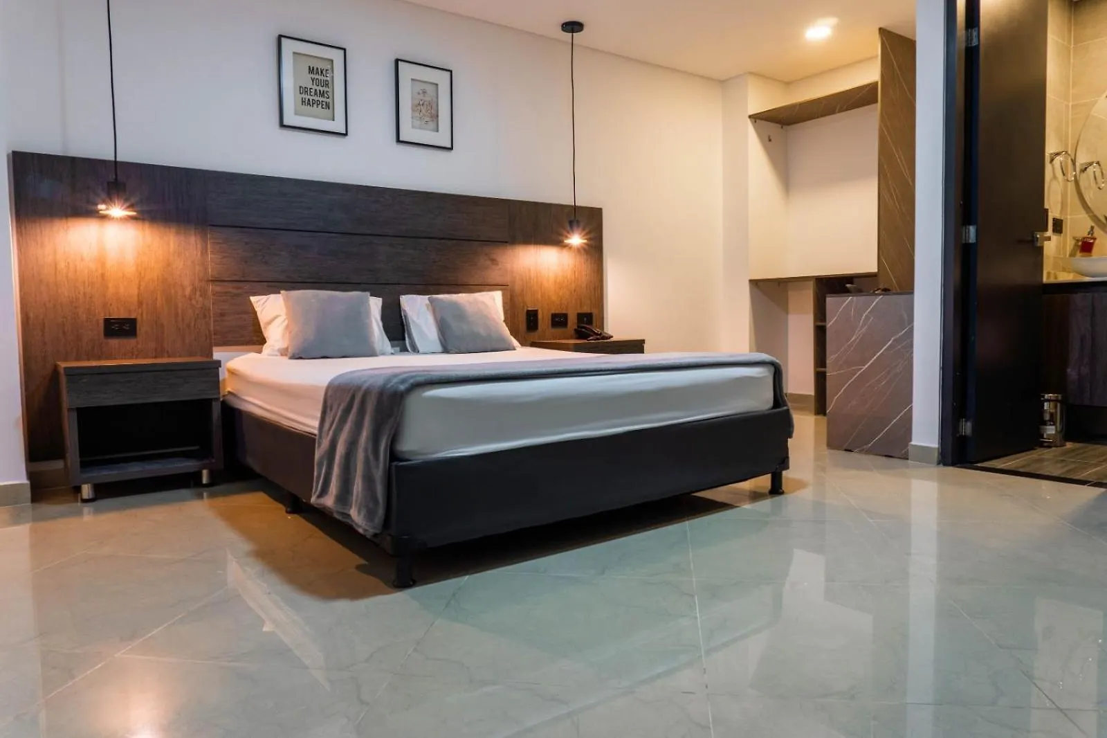Hotel California Center Medellín