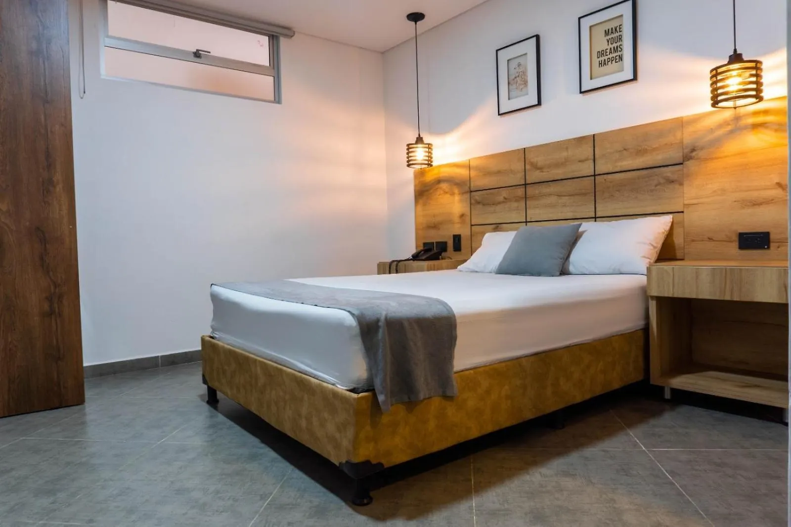 Hotel California Center Medellín