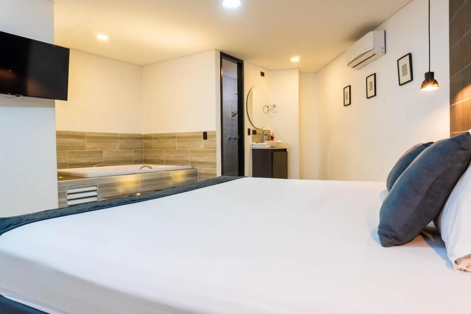 Hotel California Center Medellín