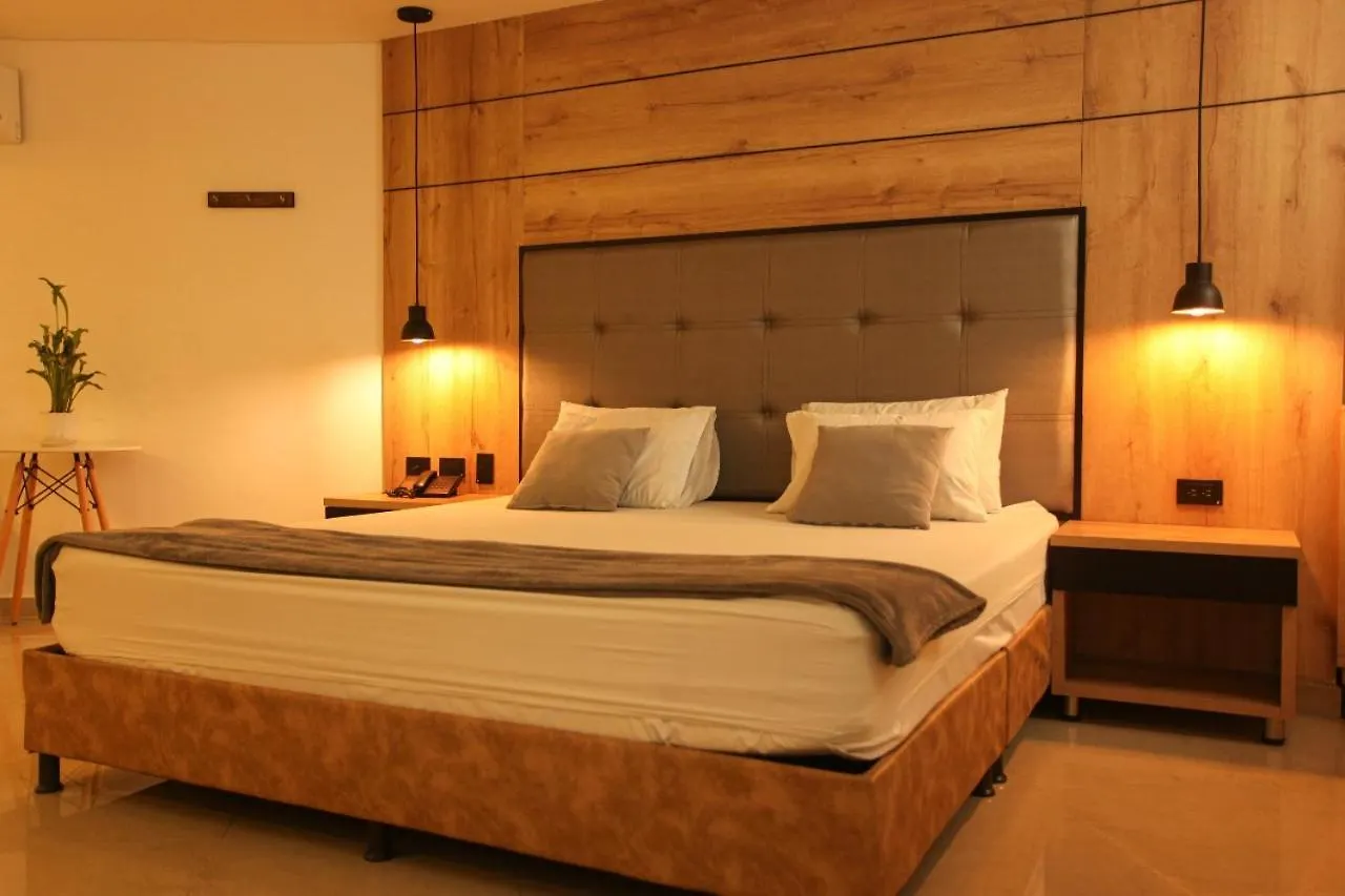 Hotel California Center Медельин